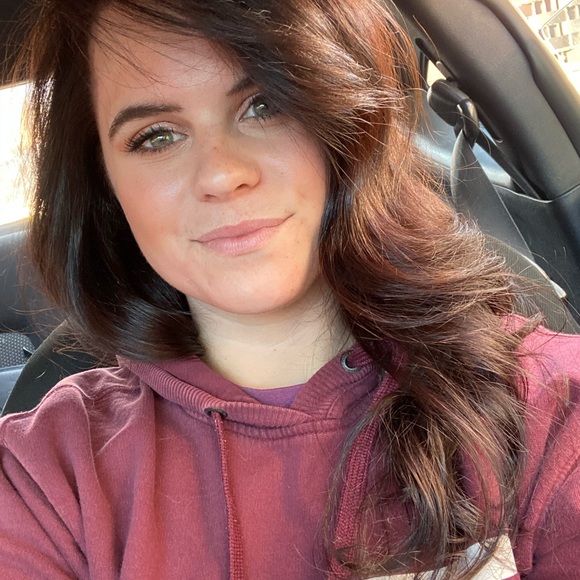 Meet your posher, Haley! - Picture 2 of 2